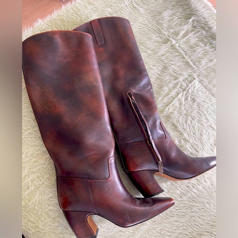 Vince Camuto knee high boots. Size 8 in dark caramel.